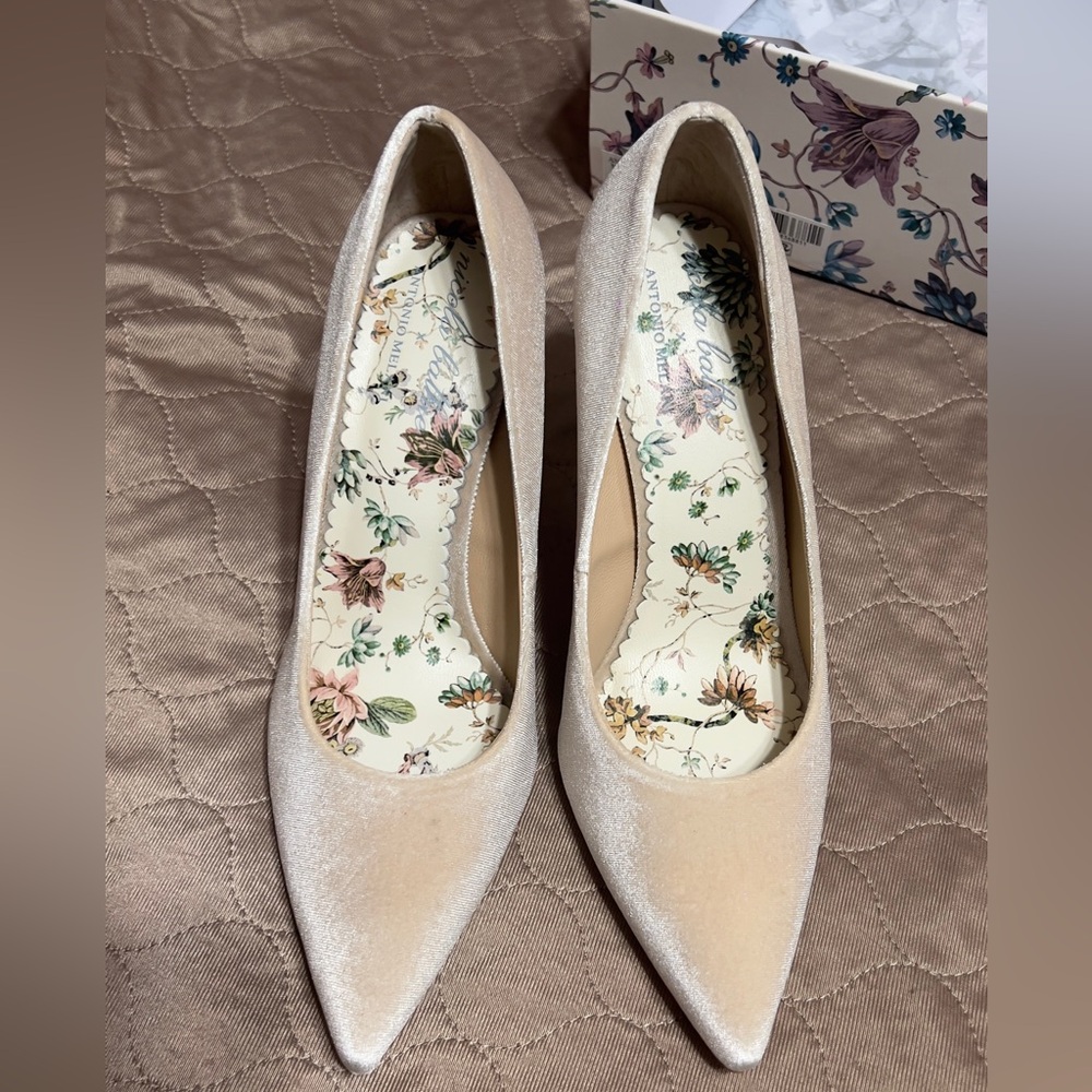 Nicola Bathie x Antonio Melani champagne pumps